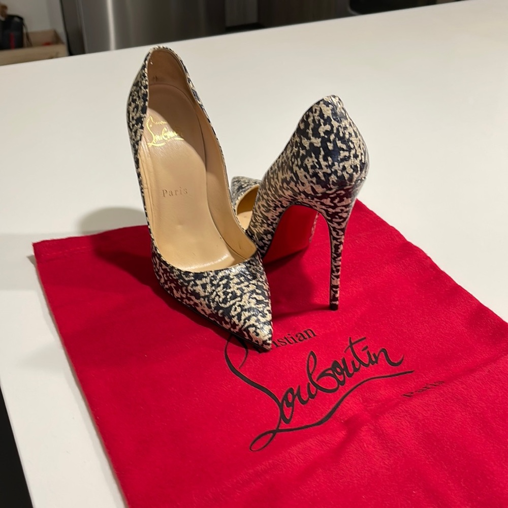 Christian Louboutin So Kate Heels